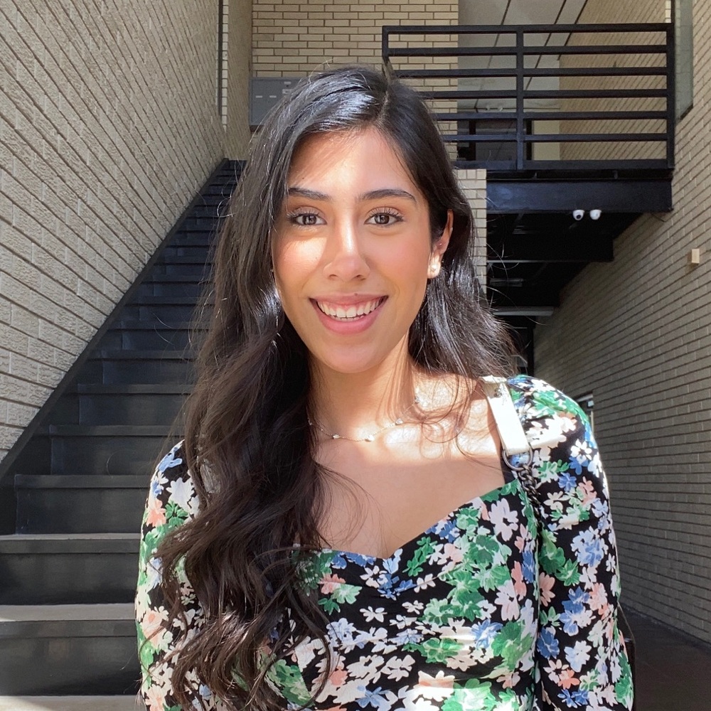 Meet your Posher, Valeria